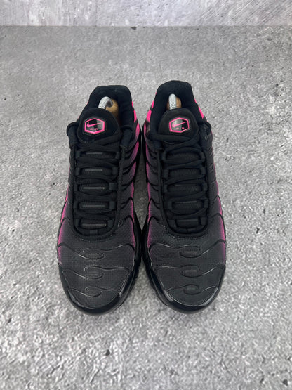 Nike Air Max Plus Black Hyper Pink - buty sportowe, widok z góry
