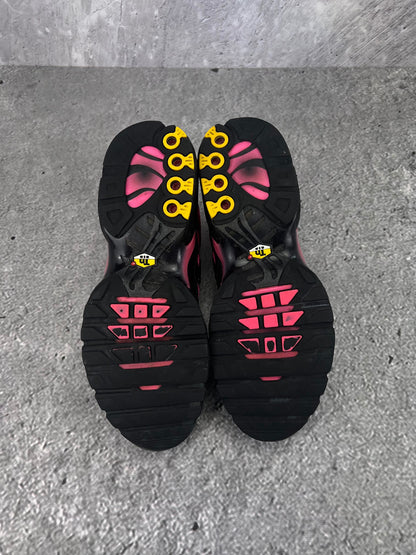 Nike Air Max Plus Black Hyper Pink - buty sportowe, podeszwa