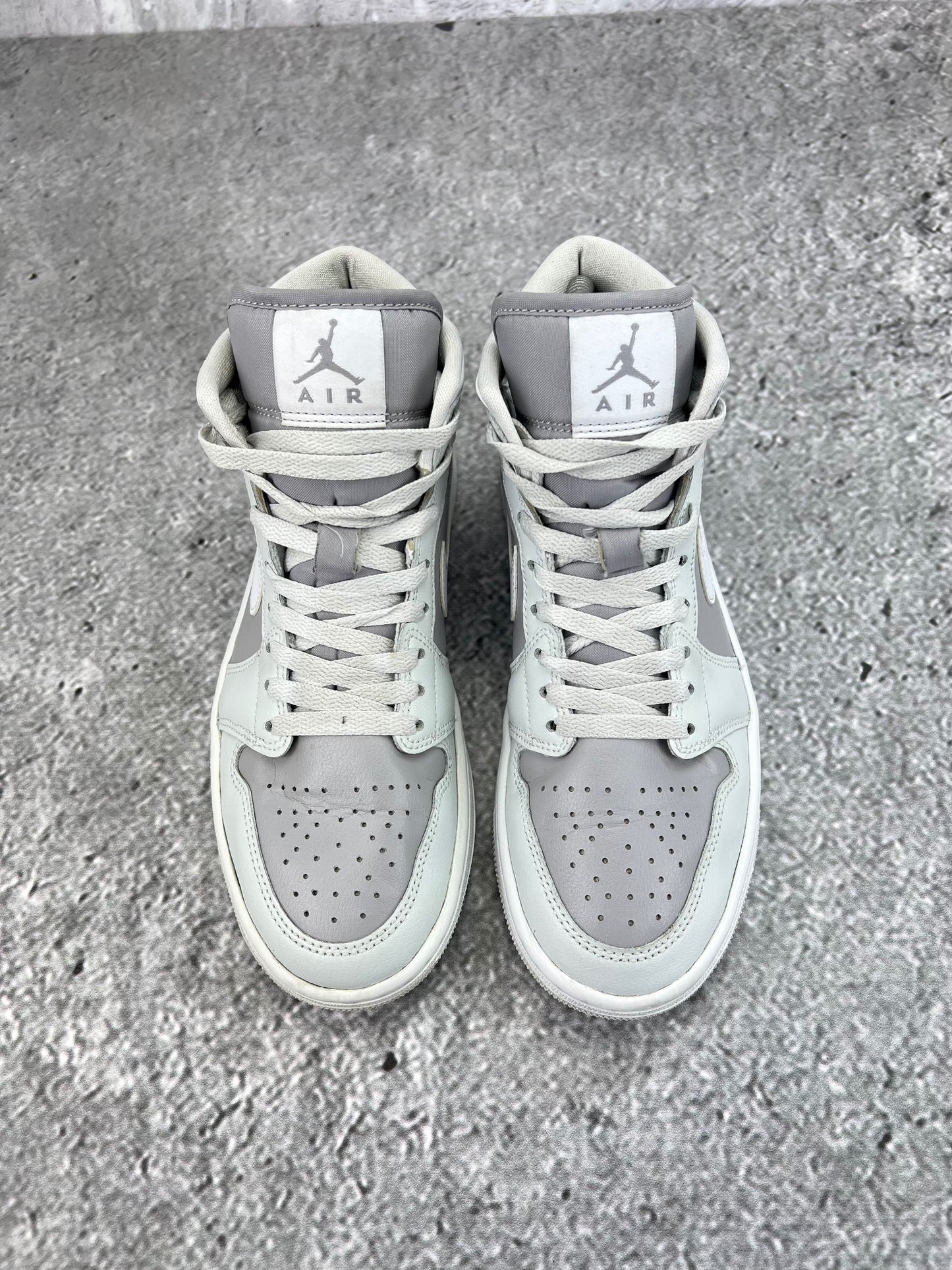 Jordan Air Jordan 1 Mid Photon Dust - buty sportowe, widok z tyłu