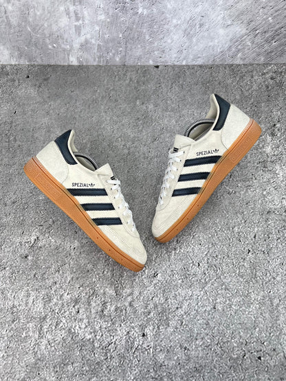 adidas Handball Spezial IF6562 - buty sportowe, widok z góry na zewnętrzną stronę butów