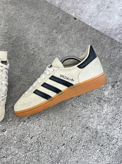 adidas Handball Spezial IF6562 - buty sportowe, zewnętrzny panel lewego buta