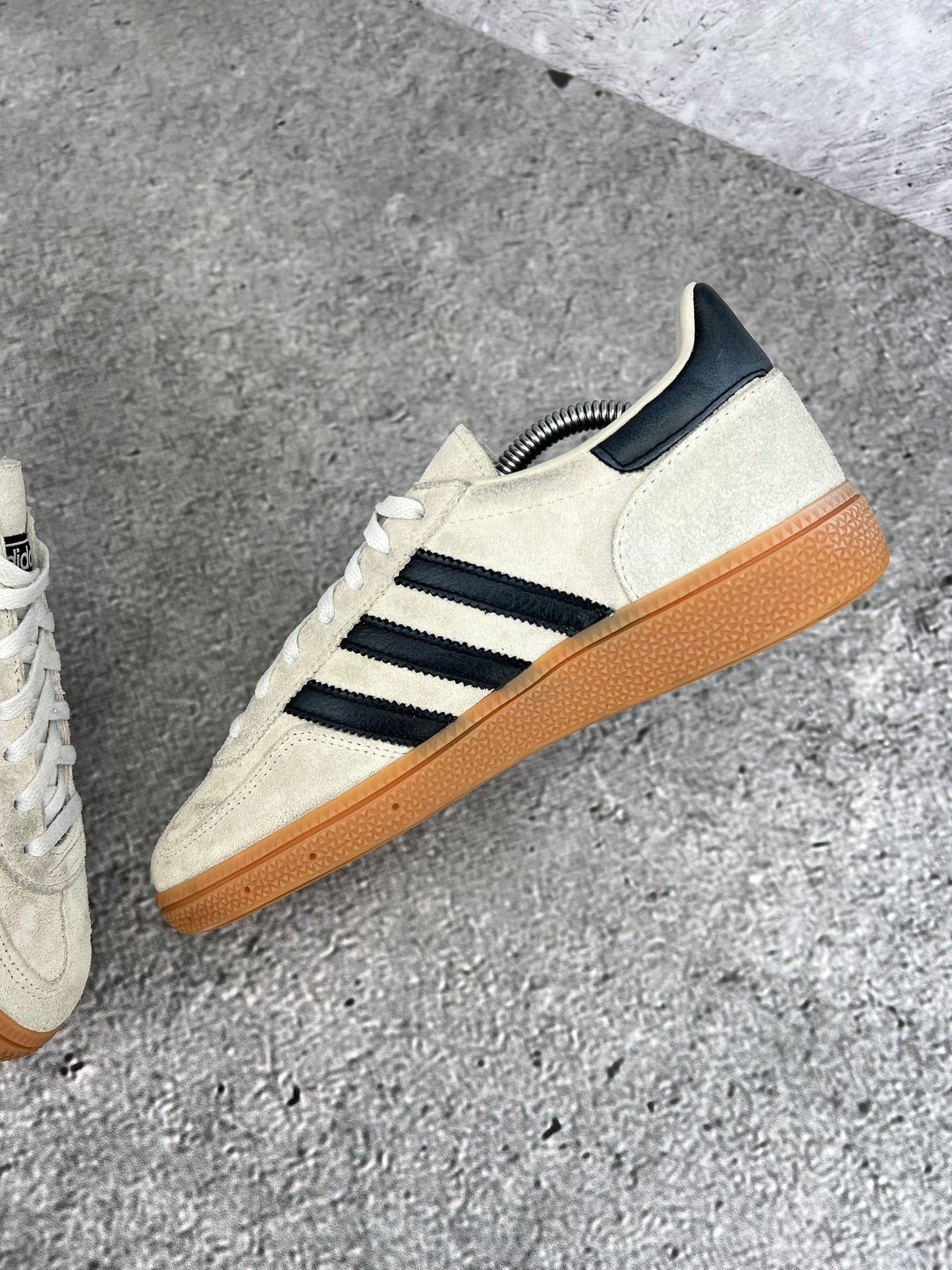 adidas Handball Spezial IF6562 - buty sportowe, widok z góry na wewnętrzną stronę butów