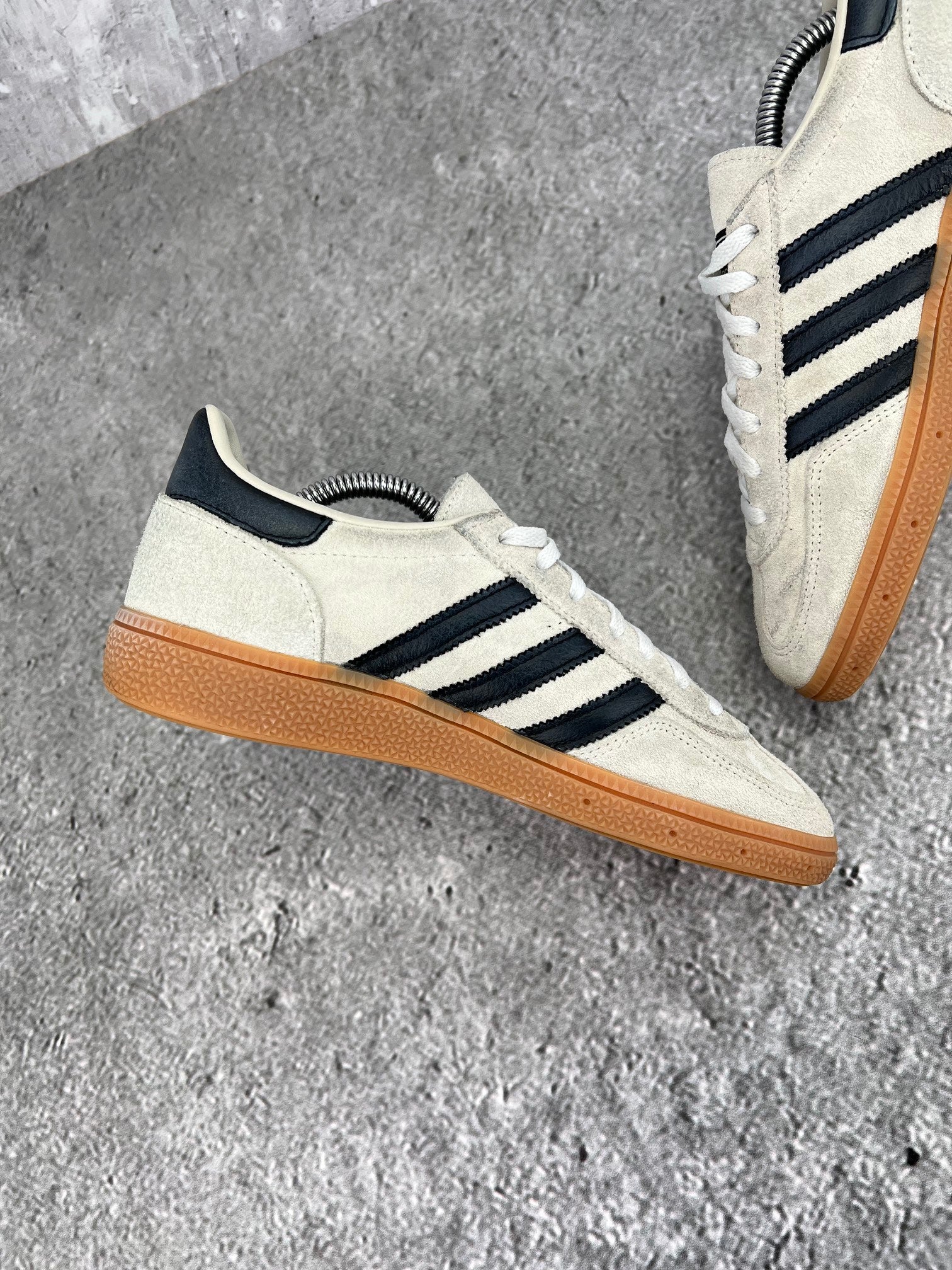 adidas Handball Spezial IF6562 - buty sportowe, wewnętrzny panel lewego buta