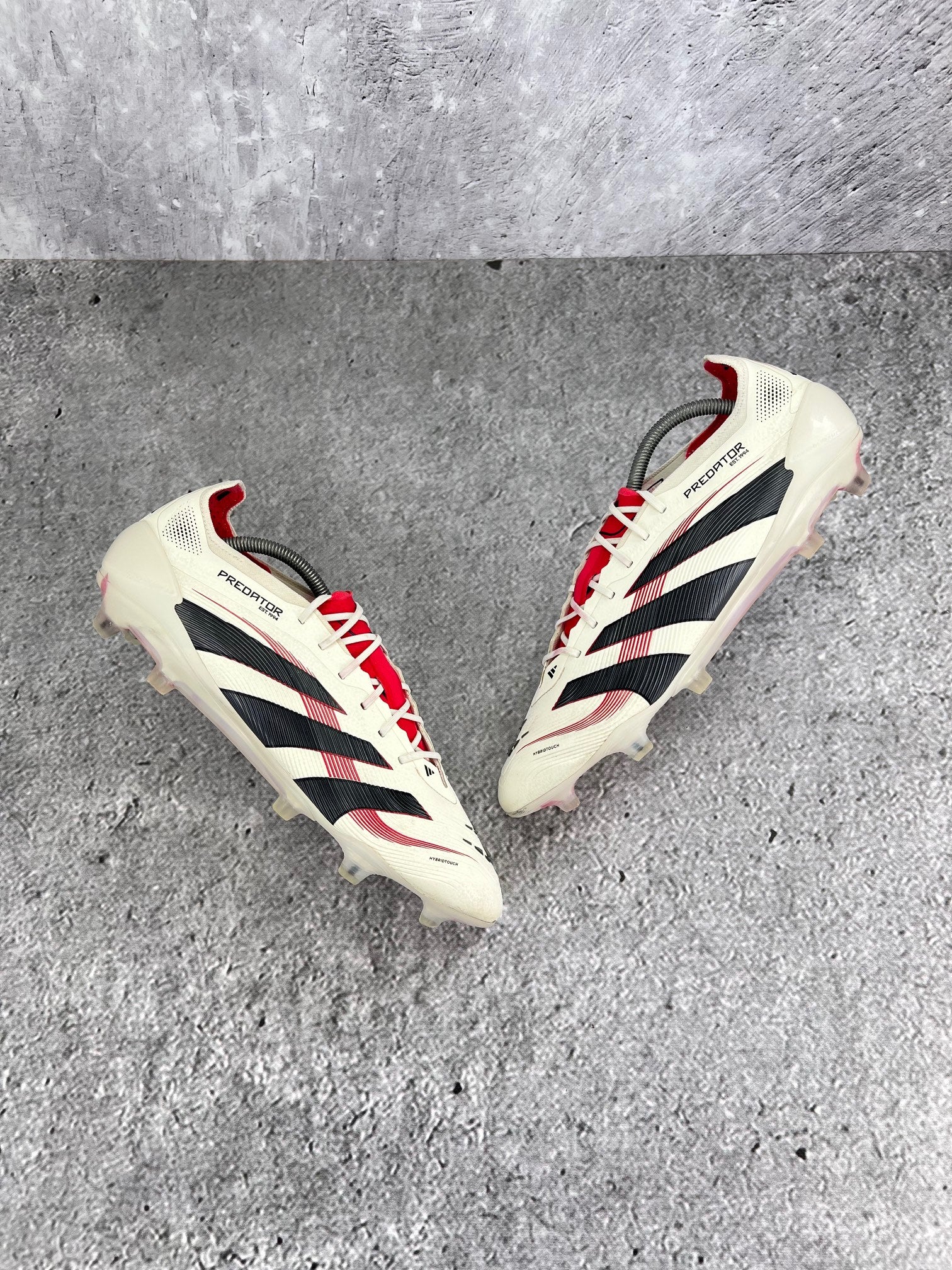 Adidas Predator Elite Firm Ground Champagne - buty sportowe, widok z góry na zewnętrzną stronę butów