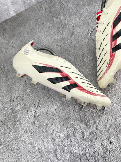 Adidas Predator Elite Firm Ground Champagne - buty sportowe, wewnętrzny panel lewego buta