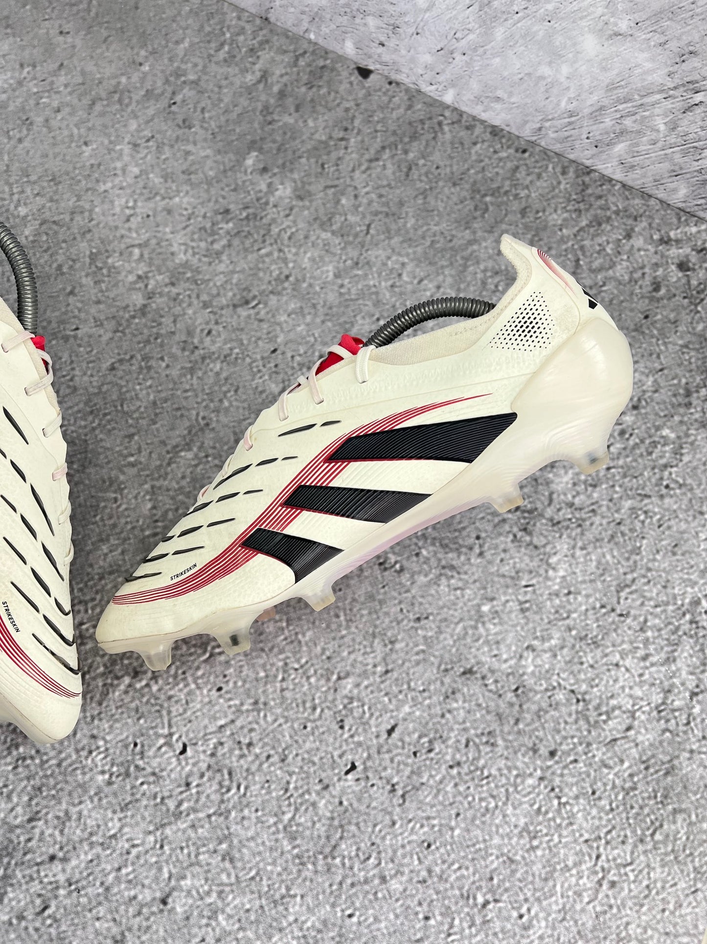 Adidas Predator Elite Firm Ground Champagne - buty sportowe, wewnętrzny panel prawego buta