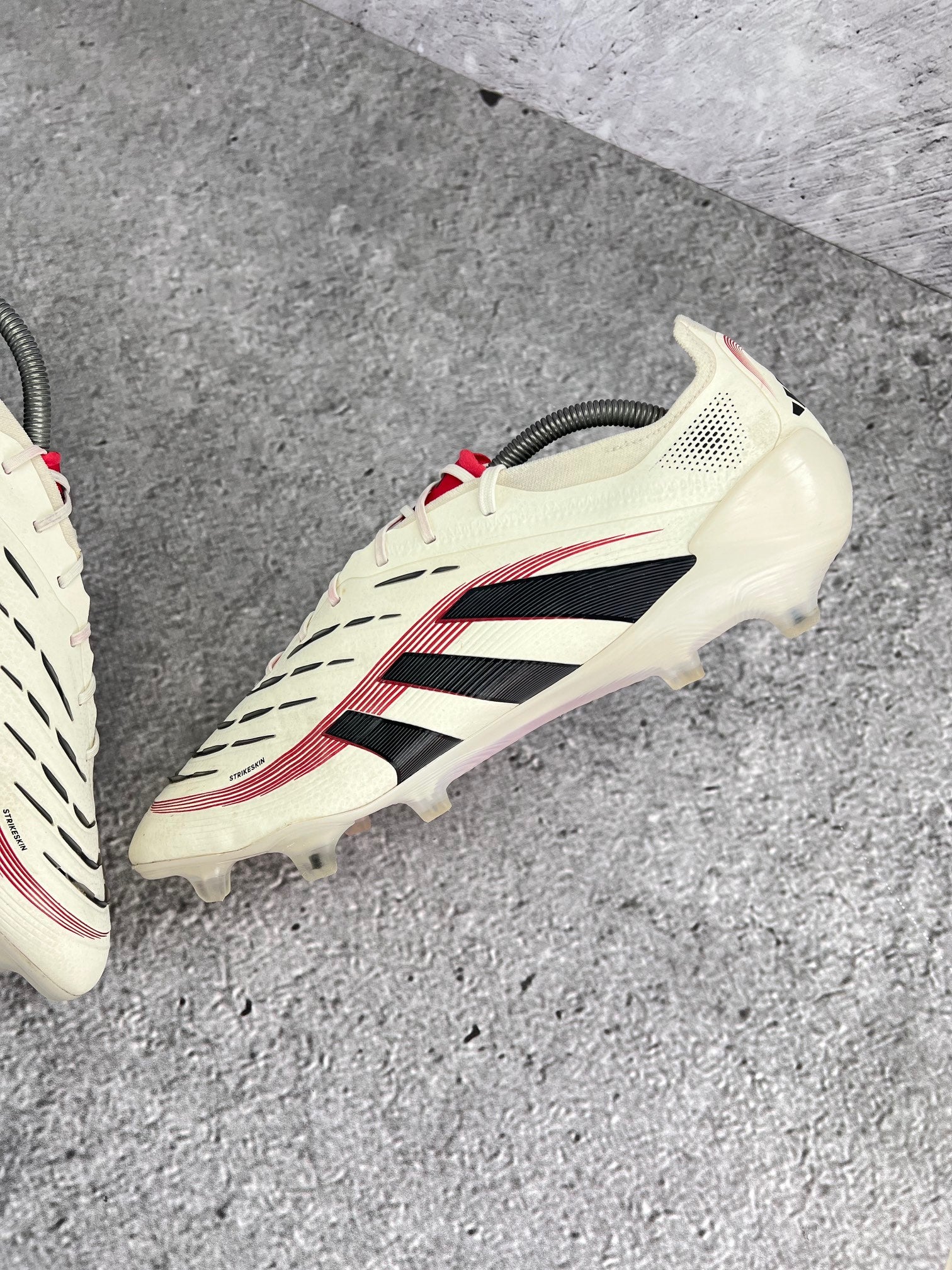 Adidas Predator Elite Firm Ground Champagne - buty sportowe, wewnętrzny panel prawego buta