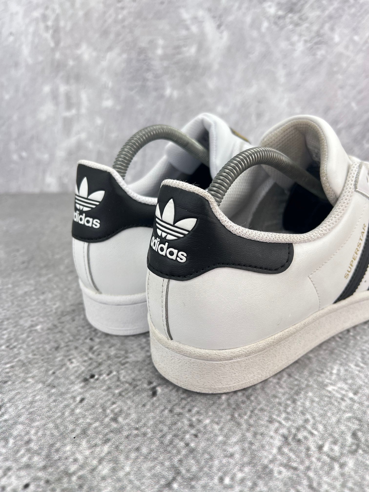 Adidas Superstar White/Black - buty sportowe, widok z tyłu