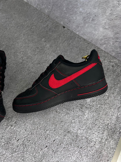 Nike Air Force 1 '07 LV8 Bred - buty sportowe, wewnętrzny panel prawego buta