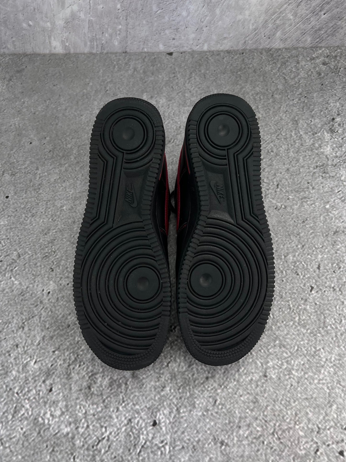 Nike Air Force 1 '07 LV8 Bred - buty sportowe, podeszwa