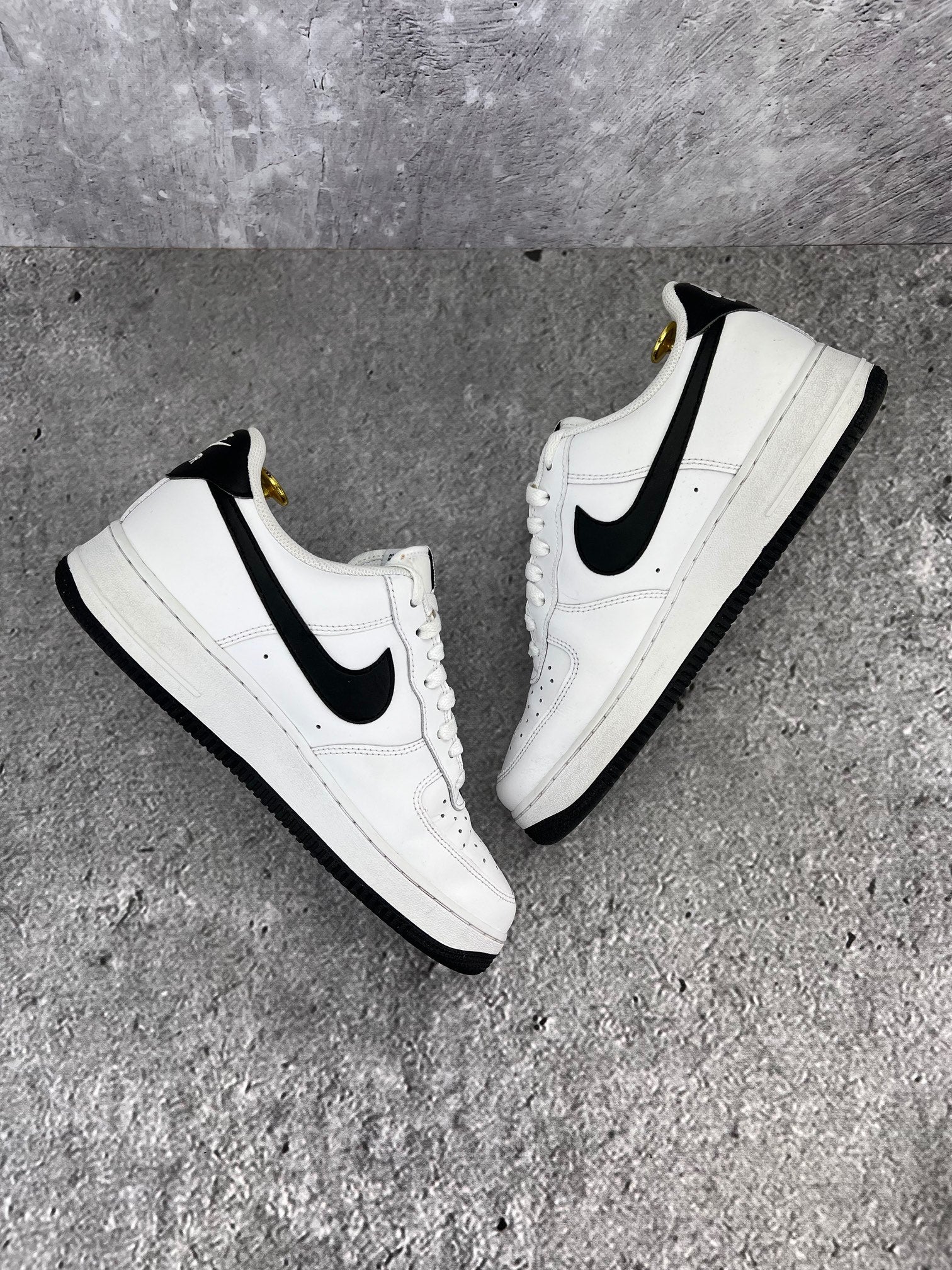 Nike Air Force 1 ’07 “White / Black” White Black - buty sportowe, widok z góry na wewnętrzną stronę butów
