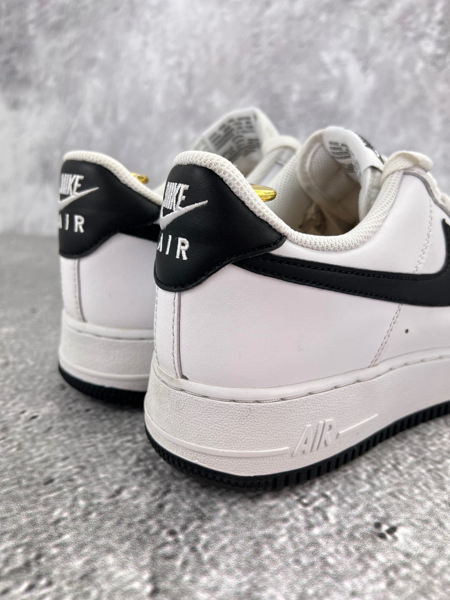 Nike Air Force 1 ’07 “White / Black” White Black - buty sportowe, widok z tyłu