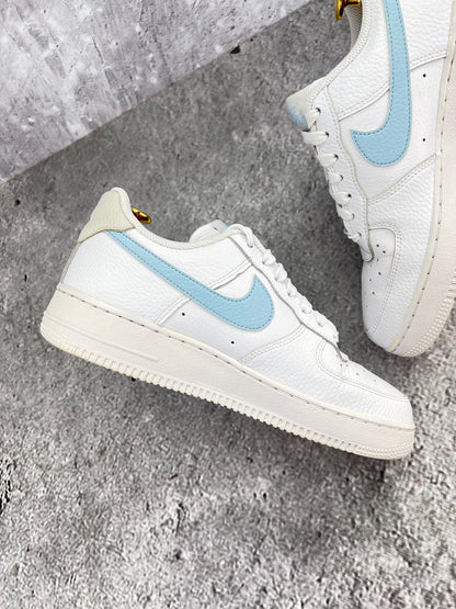 Nike Air Force 1 '07 Light Armory Blue - buty sportowe, wewnętrzny panel lewego buta