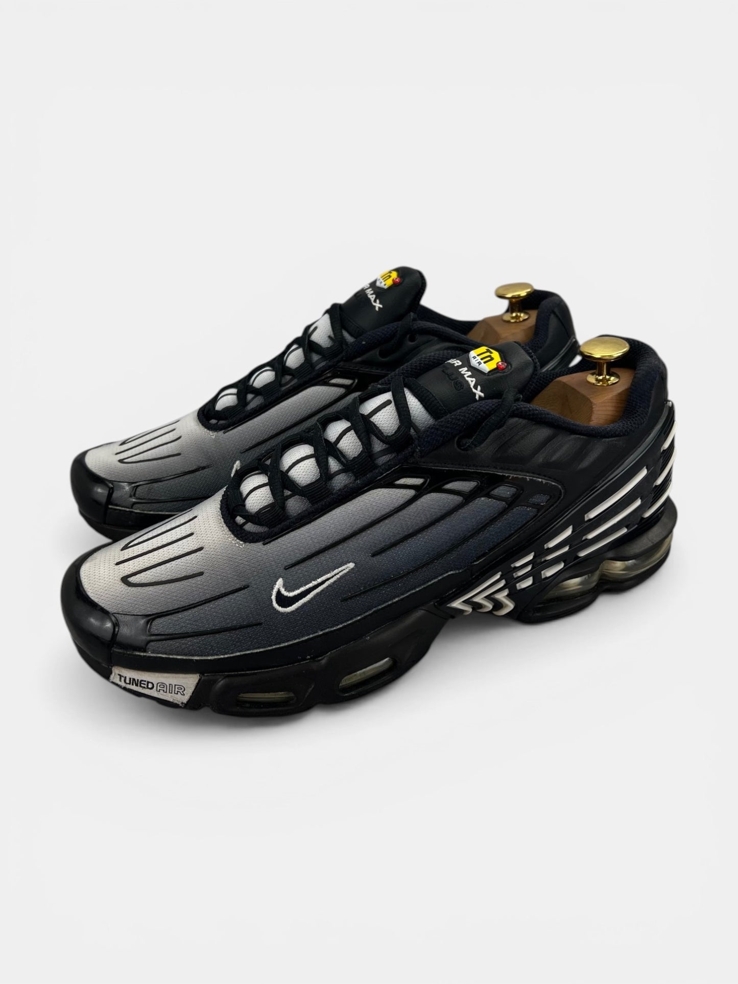 Nike Air Max Plus 3 Black White - buty sportowe, widok z boku