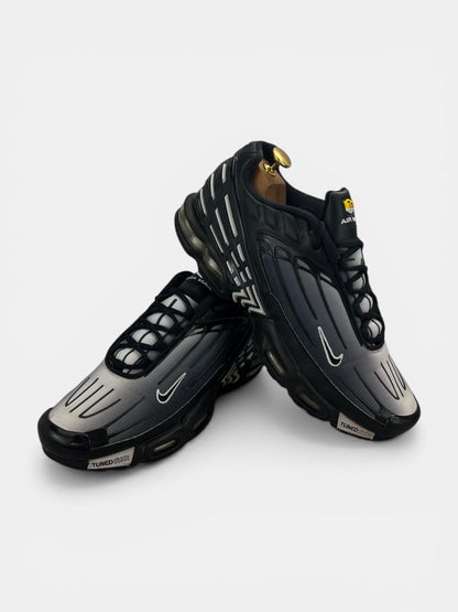 Nike Air Max Plus 3 Black White - buty sportowe, boczny profil