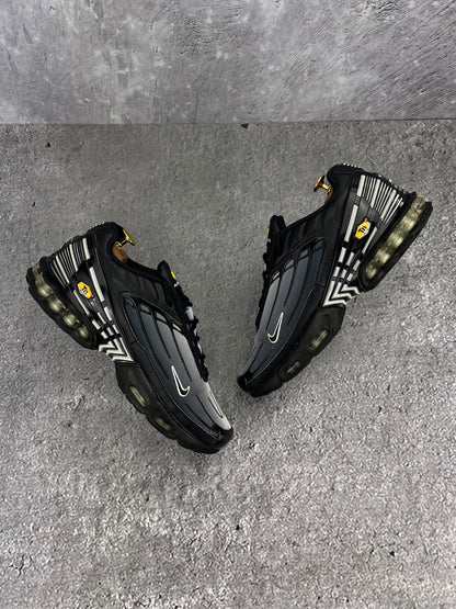 Nike Air Max Plus 3 Black White - buty sportowe, widok z góry na wewnętrzną stronę butów
