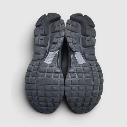 Nike Zoom Vomero 5 Triple Black — buty sportowe męskie w bardzo dobrym stanie rozmiar 45, podeszwa