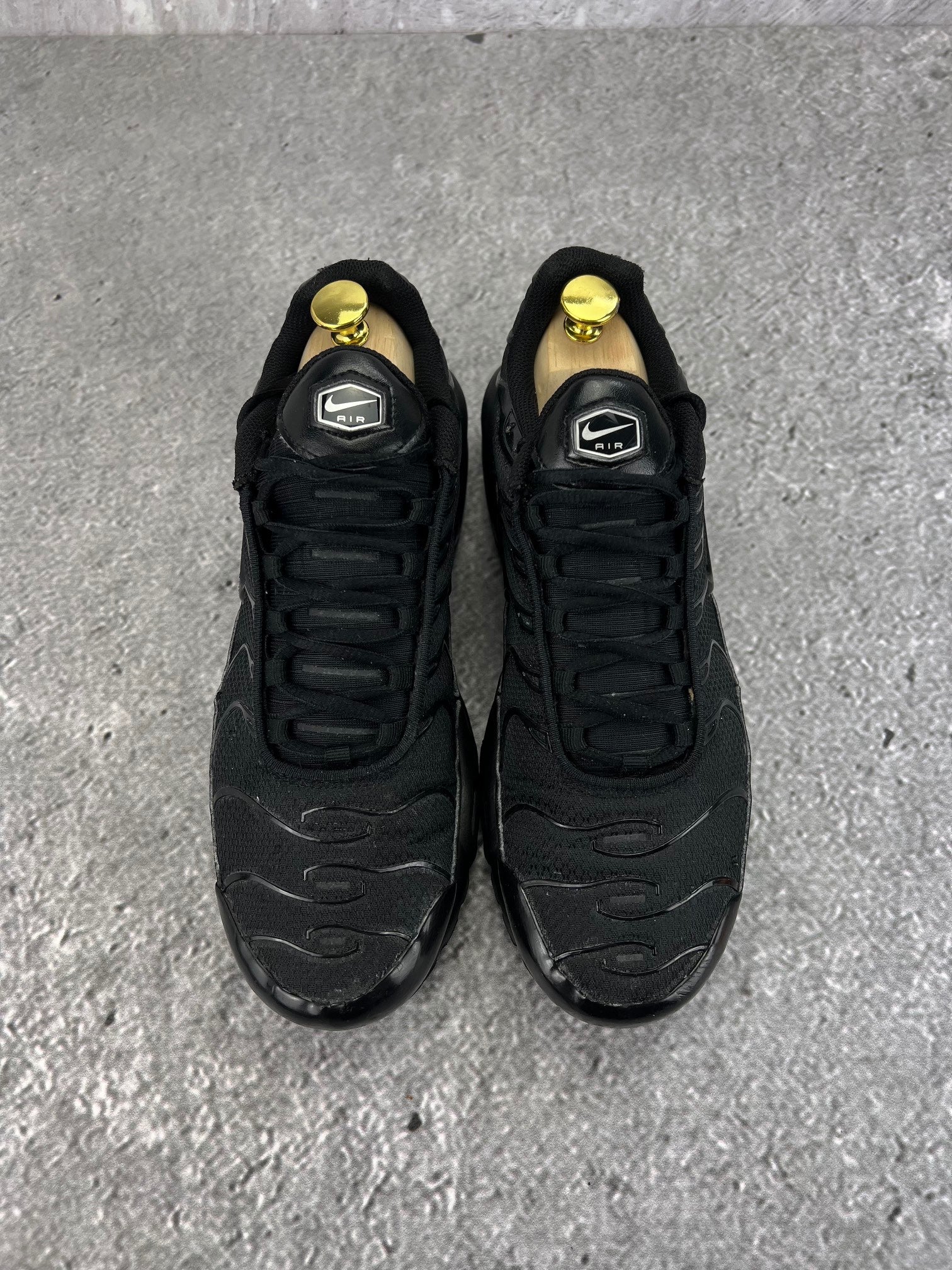 Nike Air Max Plus Triple Black - buty sportowe, widok z góry