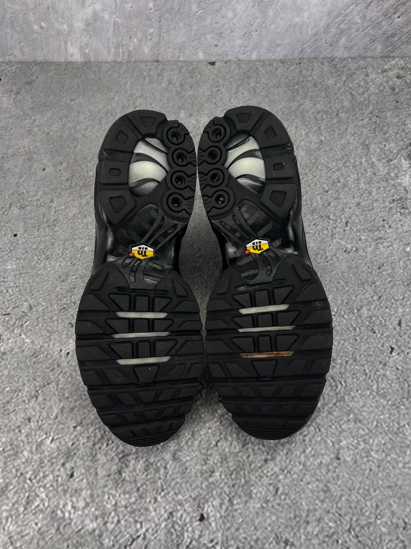 Nike Air Max Plus Triple Black - buty sportowe, podeszwa