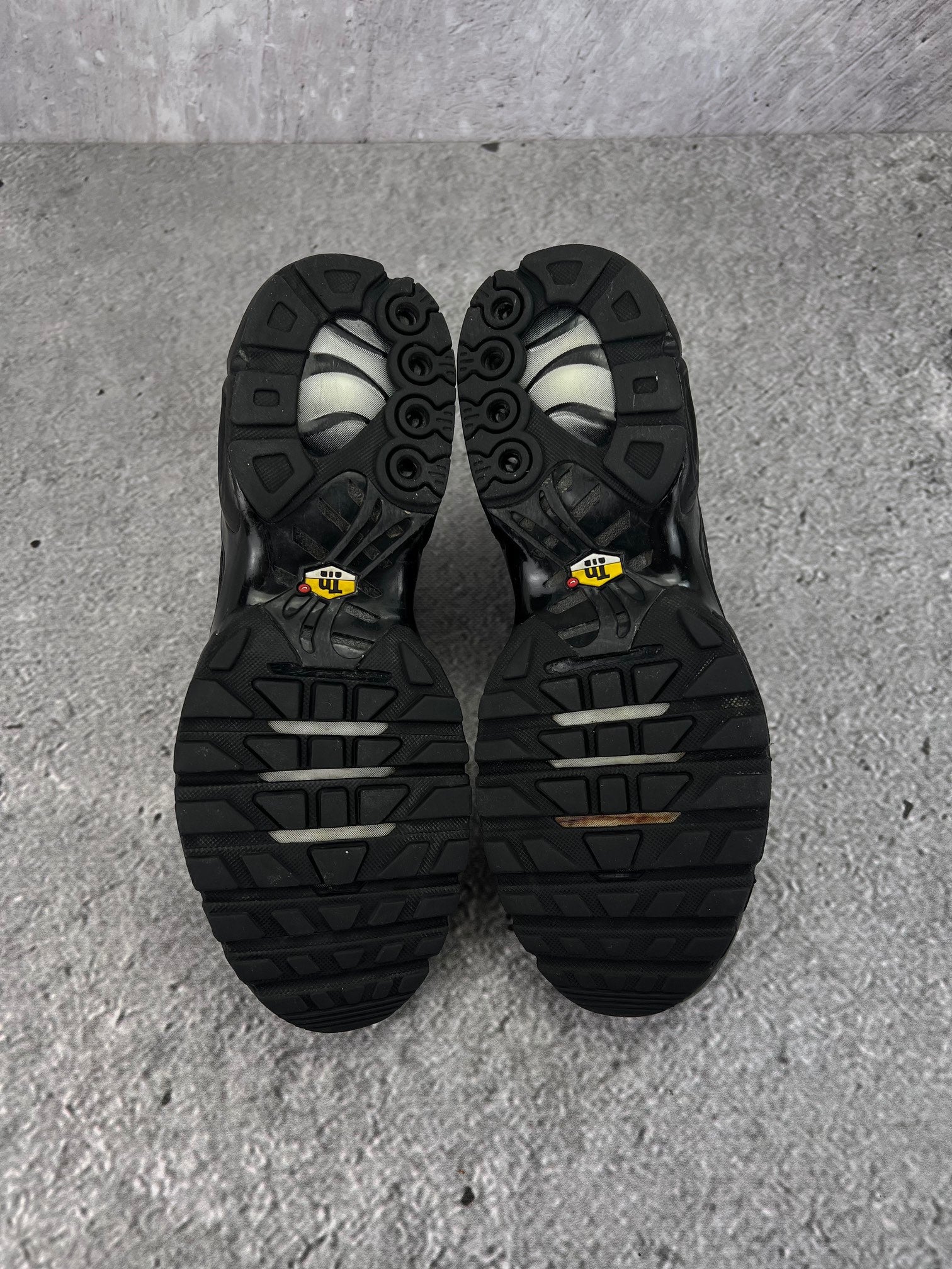 Nike Air Max Plus Triple Black - buty sportowe, podeszwa
