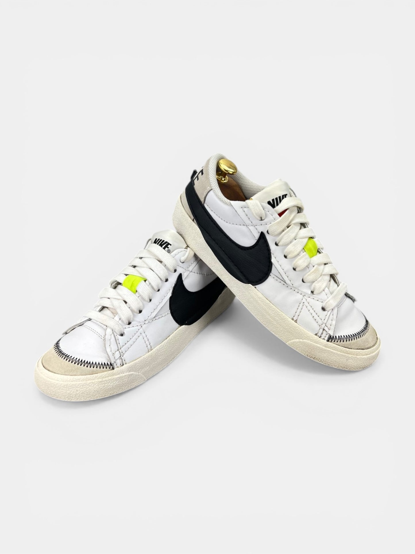 Nike Blazer Low '77 Jumbo DN2158-101 - buty sportowe, boczny profil