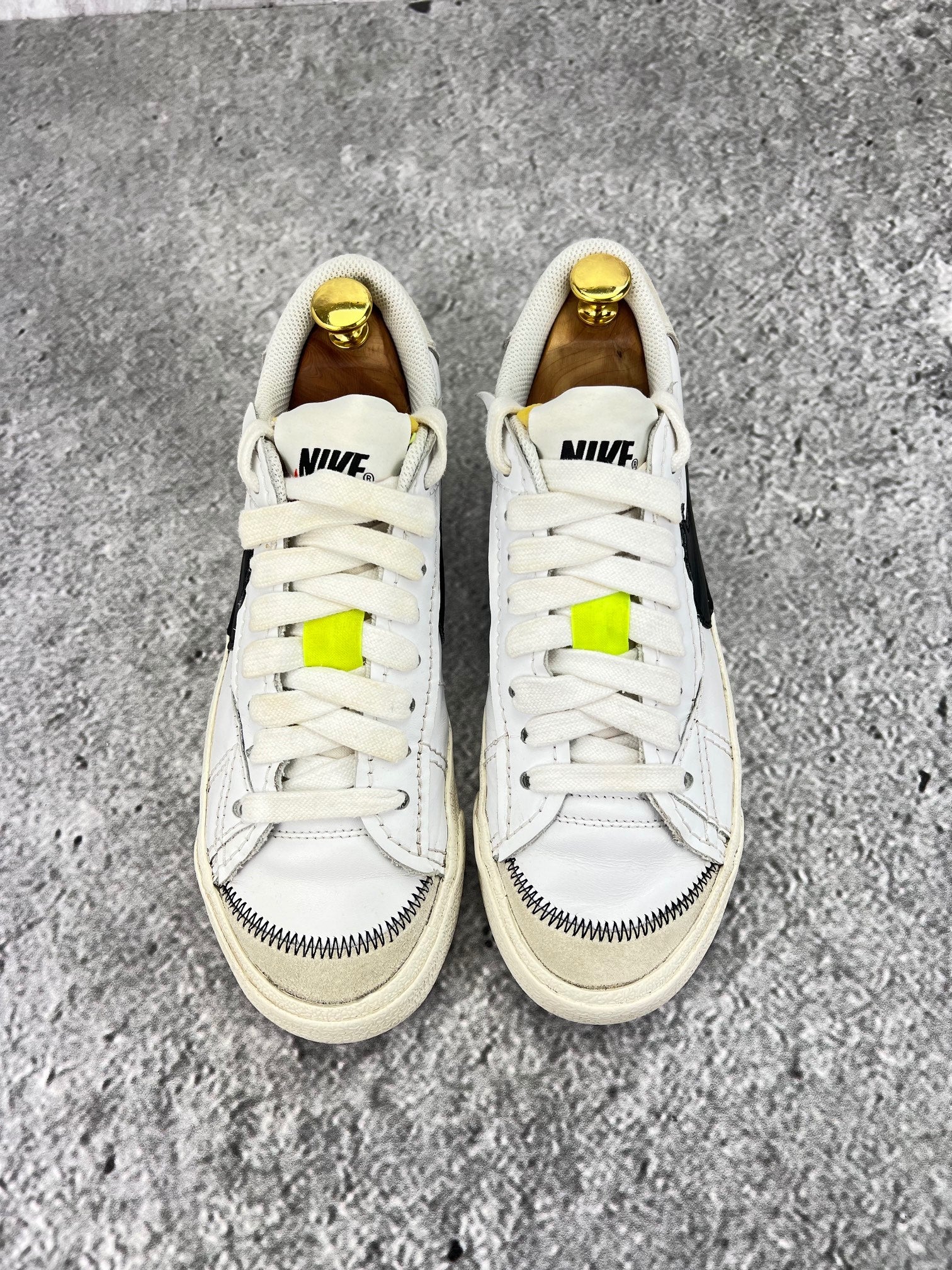 Nike Blazer Low '77 Jumbo DN2158-101 - buty sportowe, widok z góry