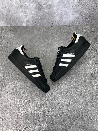 adidas Superstar II Black White - buty sportowe, widok z góry na zewnętrzną stronę butów