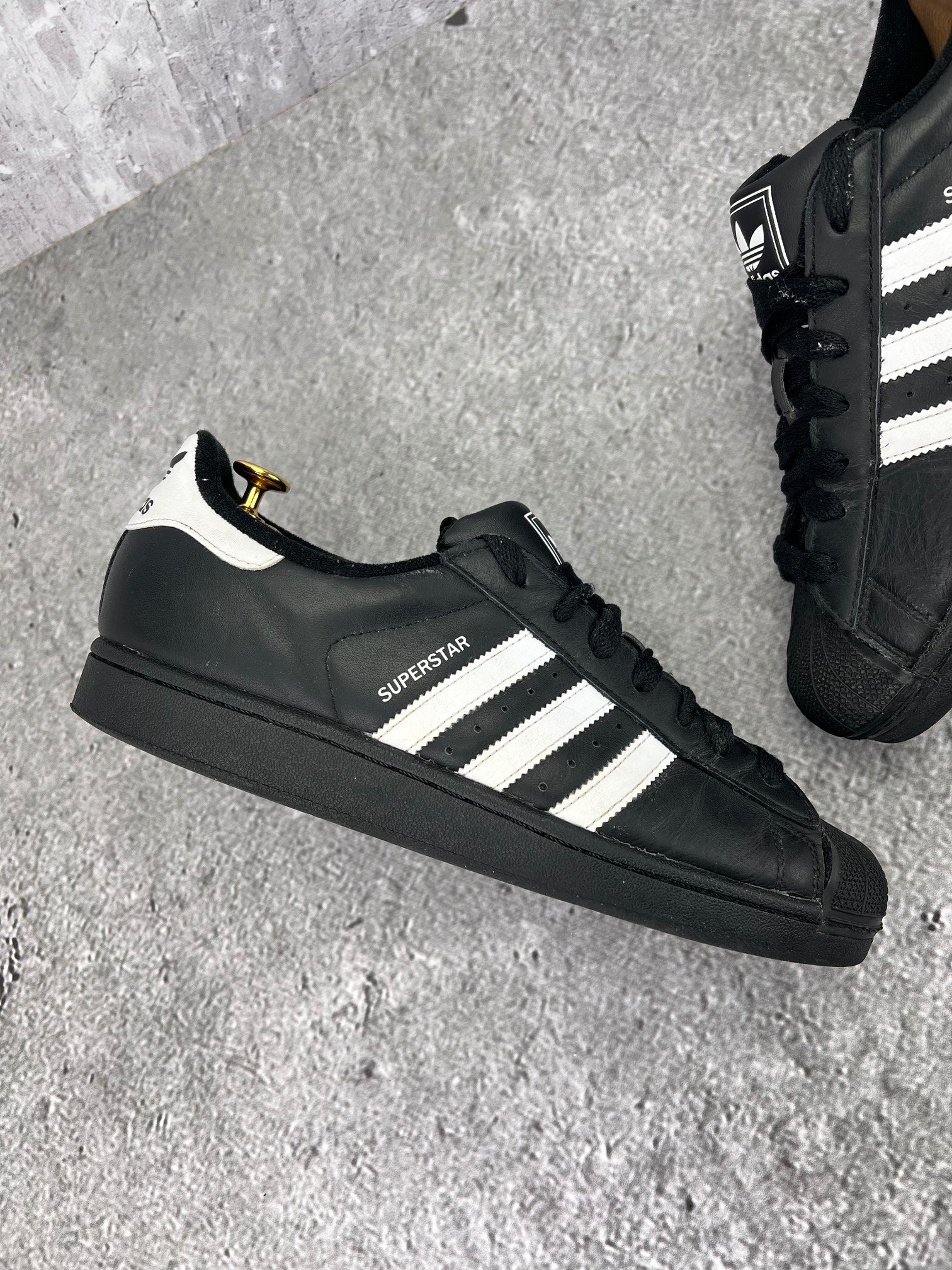 adidas Superstar II Black White - buty sportowe, zewnętrzny panel prawego buta