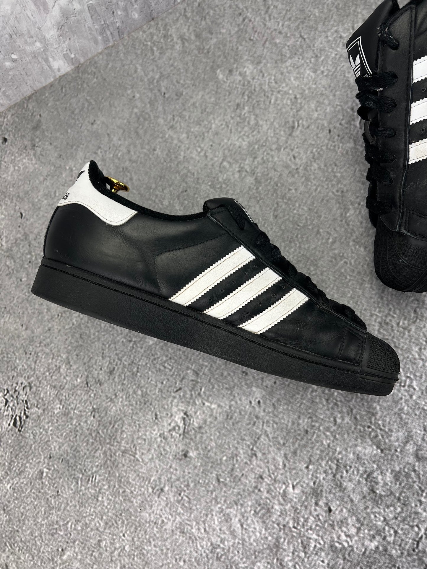 adidas Superstar II Black White - buty sportowe, wewnętrzny panel lewego buta