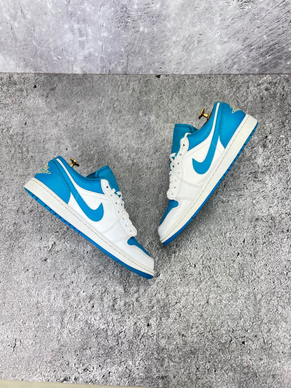 Jordan Air Jordan 1 Low Aquatone - buty sportowe, widok z góry na wewnętrzną stronę butów