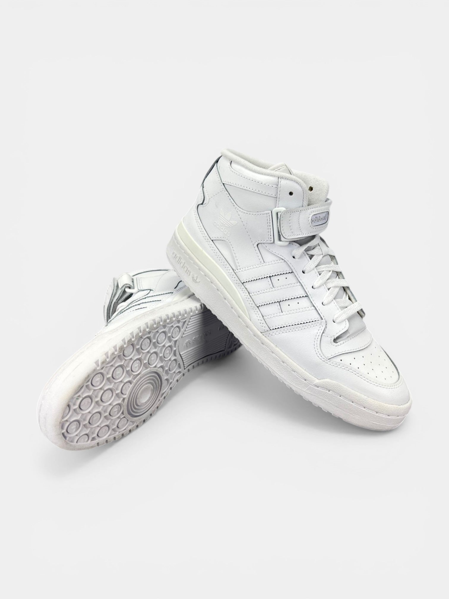 Adidas Forum Mid Triple White - buty sportowe, boczny profil