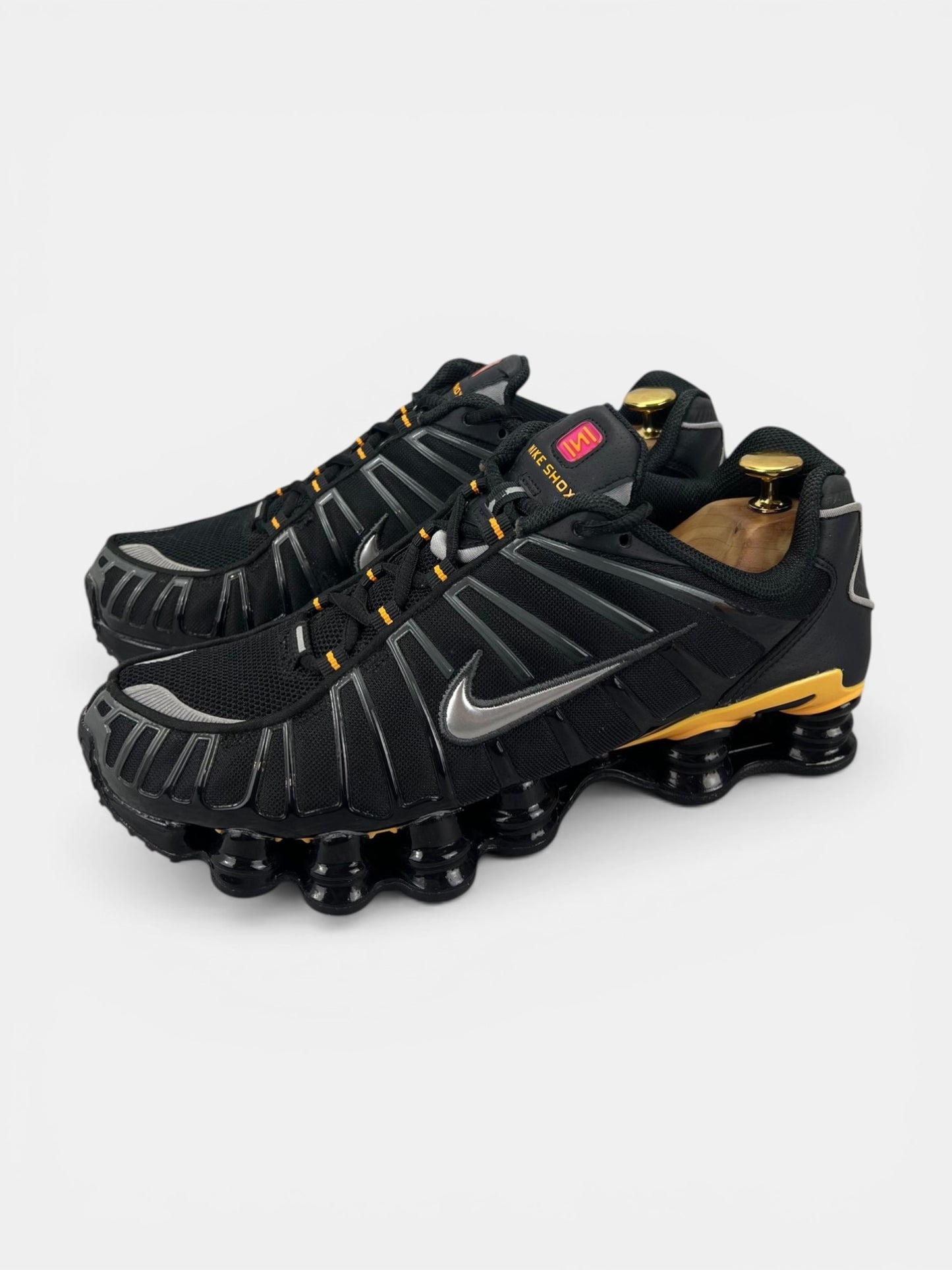 Nike Shox TL IF7119-001 - buty sportowe, widok z boku