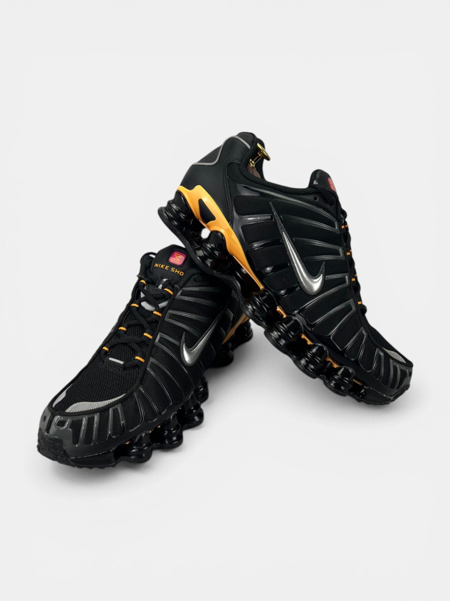 Nike Shox TL IF7119-001 - buty sportowe, boczny profil