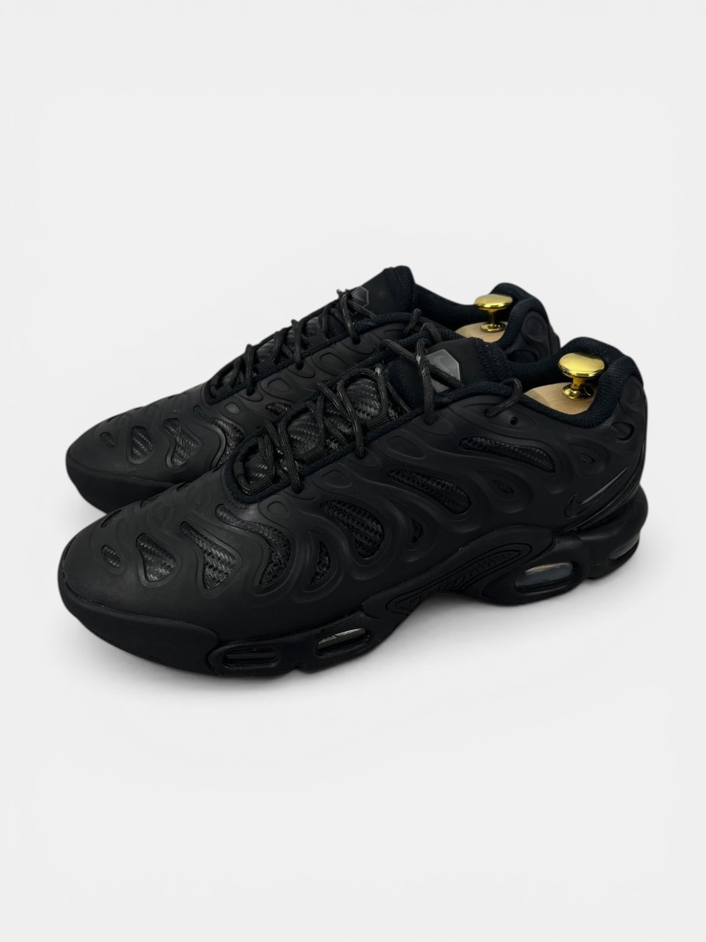 Nike Air Max Plus Drift Black Anthracite - buty sportowe, widok z boku