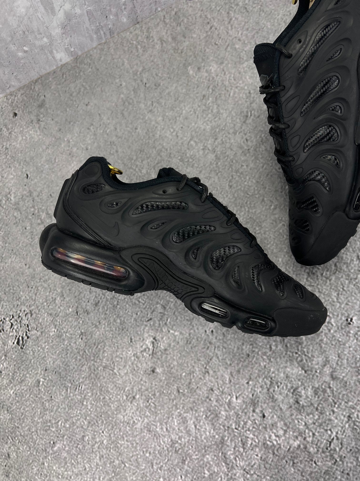 Nike Air Max Plus Drift Black Anthracite - buty sportowe, wewnętrzny panel lewego buta
