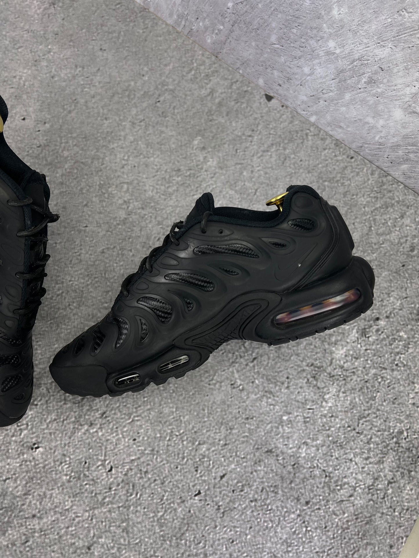 Nike Air Max Plus Drift Black Anthracite - buty sportowe, wewnętrzny panel prawego buta
