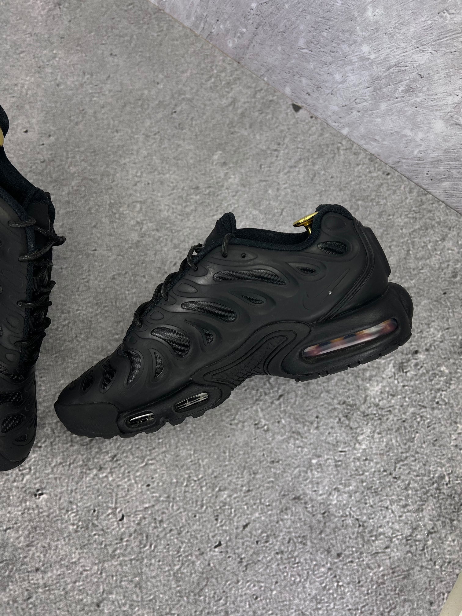 Nike Air Max Plus Drift Black Anthracite - buty sportowe, wewnętrzny panel prawego buta