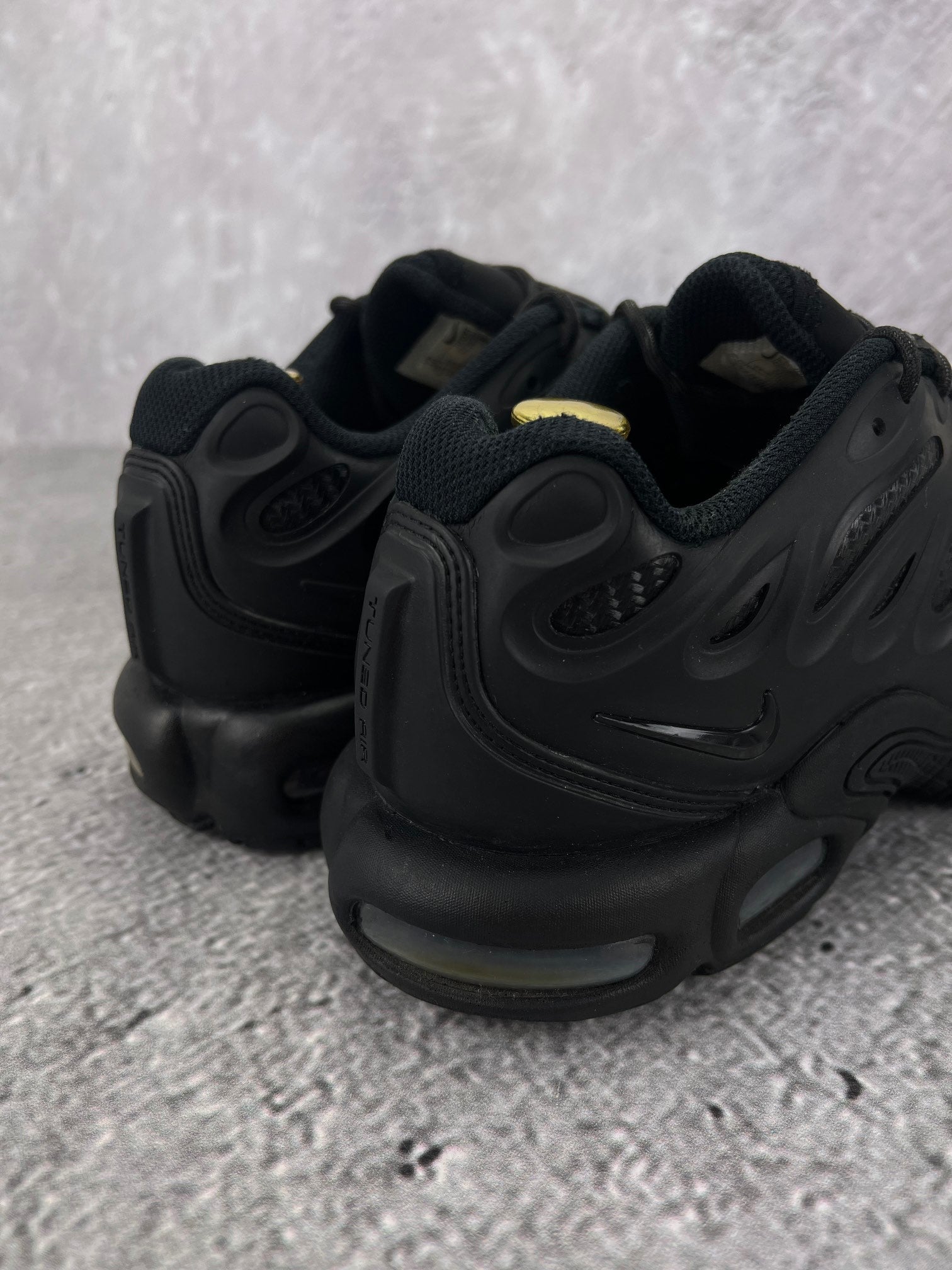 Nike Air Max Plus Drift Black Anthracite - buty sportowe, widok z tyłu