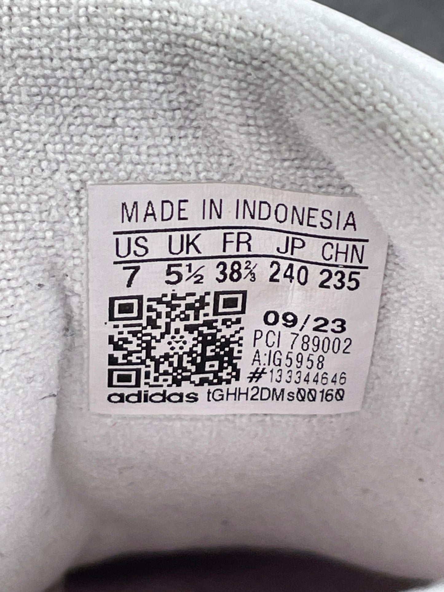 Adidas Superstar Valentine’s Day - buty sportowe, metka