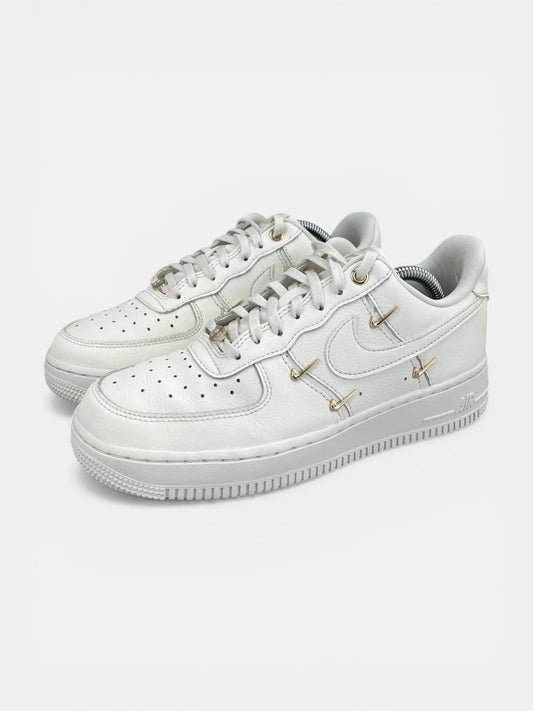 Nike Air Force 1 Low FV3654-111 - buty sportowe, widok z boku