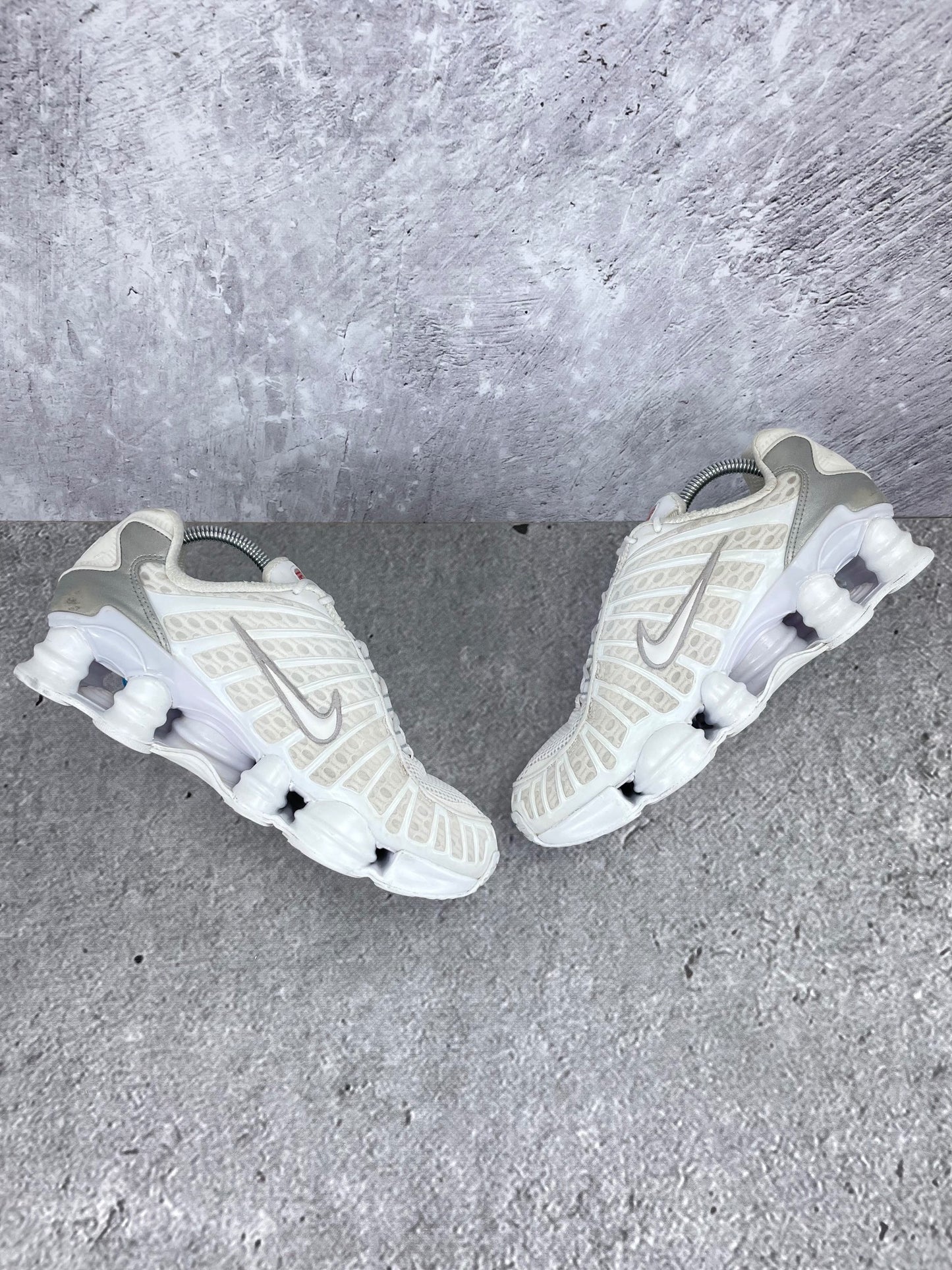 Nike Shox TL White - buty sportowe, zewnętrzny panel prawego buta