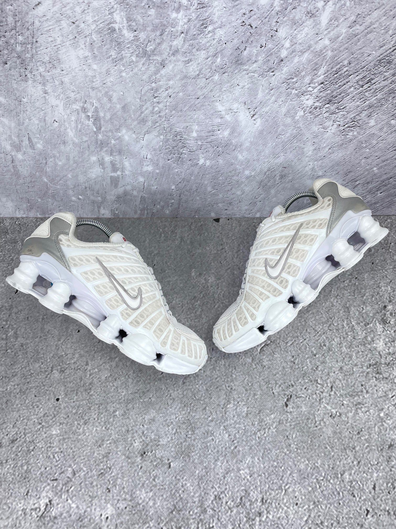 Nike Shox TL White - buty sportowe, zewnętrzny panel prawego buta