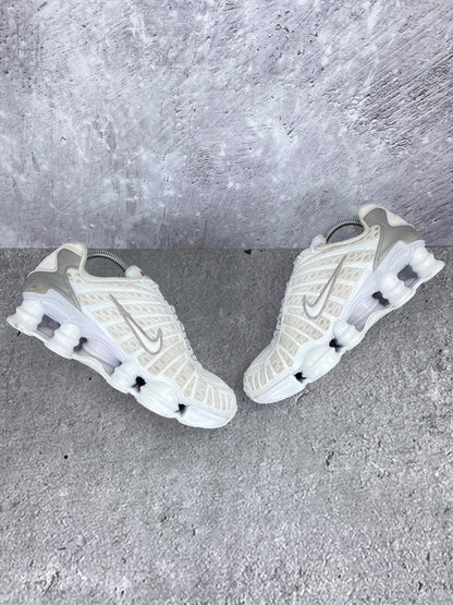 Nike Shox TL White - buty sportowe, zewnętrzny panel prawego buta