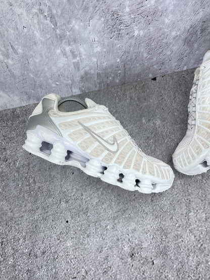 Nike Shox TL White - buty sportowe, zewnętrzny panel lewego buta