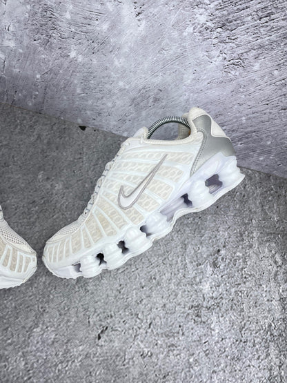 Nike Shox TL White - buty sportowe, widok z góry na wewnętrzną stronę butów