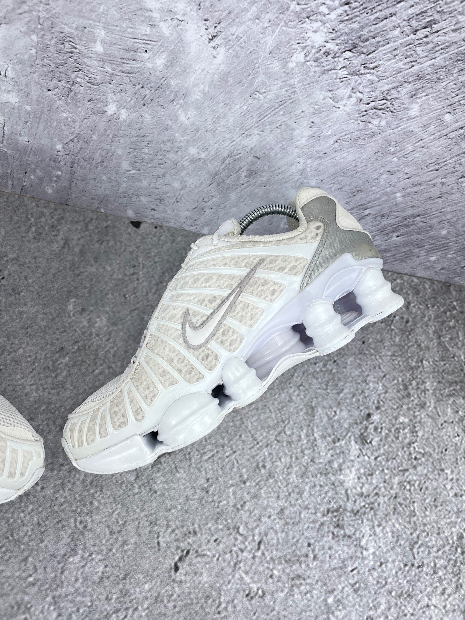 Nike Shox TL White - buty sportowe, wewnętrzny panel prawego buta