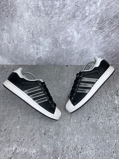 Adidas Superstar II None - buty sportowe, widok z góry na zewnętrzną stronę butów