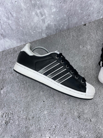 Adidas Superstar II None - buty sportowe, zewnętrzny panel lewego buta