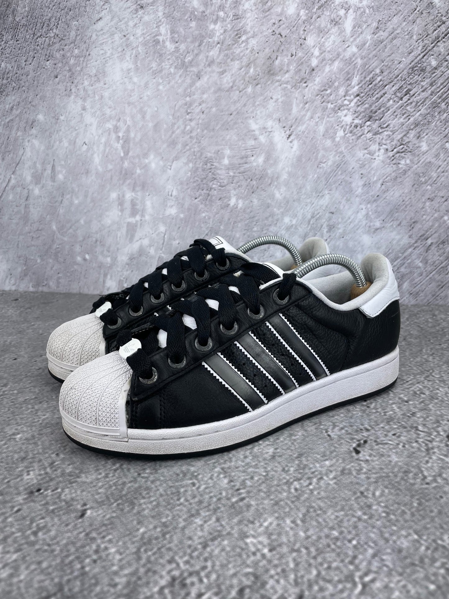 Adidas Superstar II None - buty sportowe, widok z boku na tle studyjnym