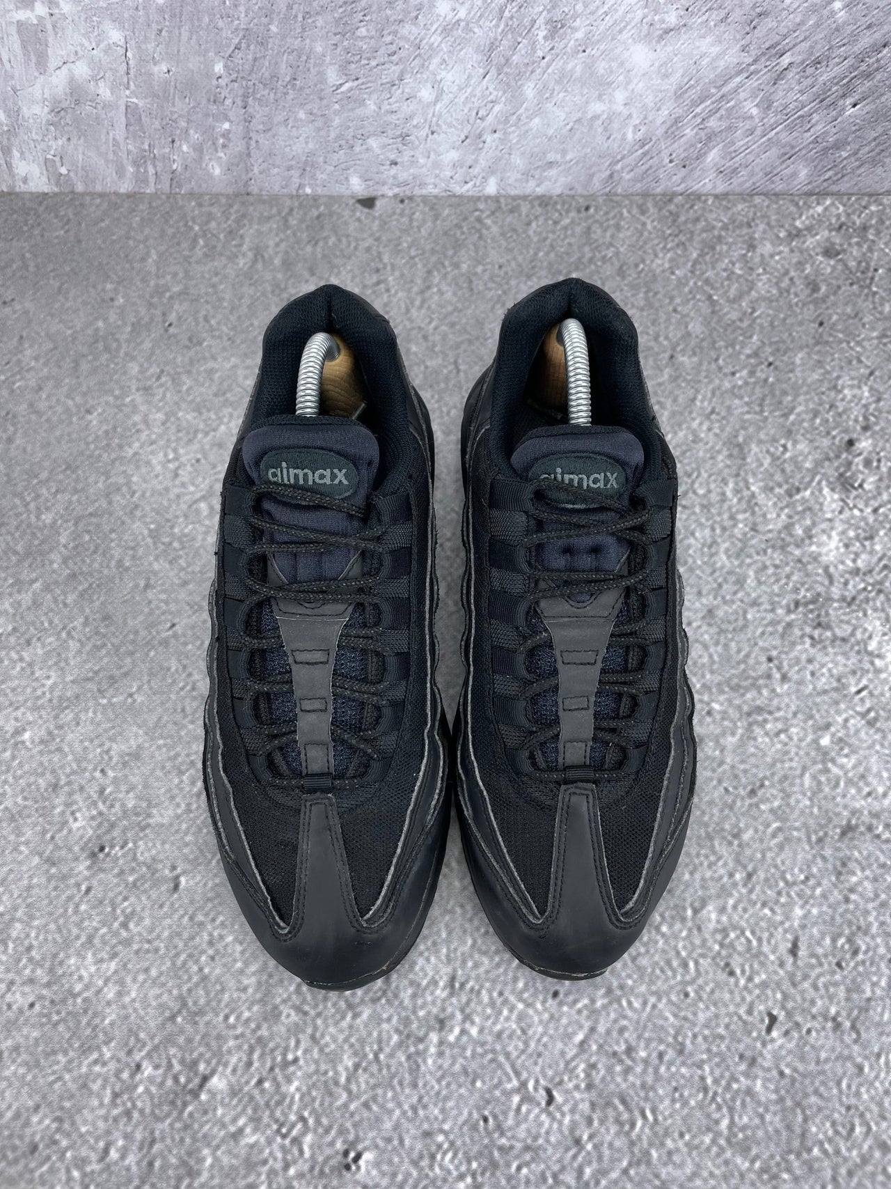 Nike Air Max 95 Essential Triple Black - buty sportowe, widok z góry